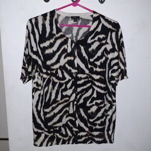 Ann Taylor Women’s Xlp Pxl P Xl short sleeve cardigan Sweater Black animal print